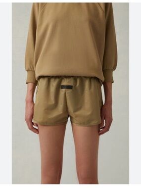 Essential FOG running shirts xs